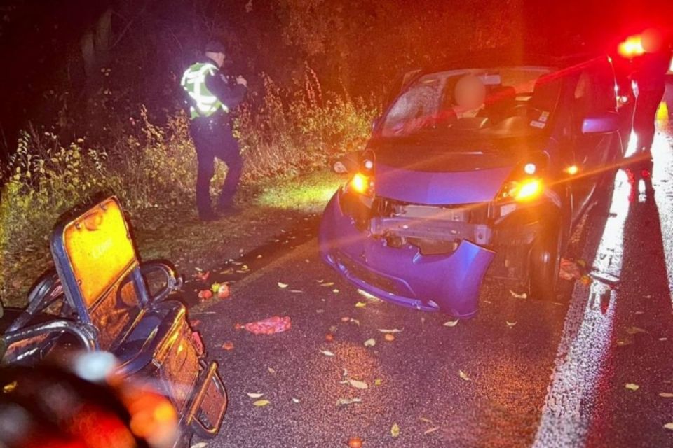 На Вінниччині Mitsubishi наїхав на припаркований електротрицикл. Загинув 69-річний чоловік