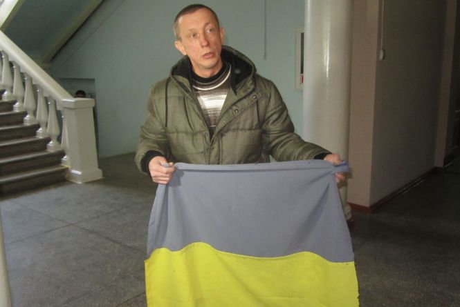 Кіборгу дали три роки тюрми - звинуватили за крадіжку прапора