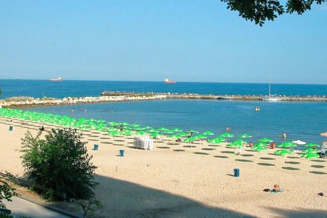 Літній відпочинок на морі: через Вінницю курсуватиме потяг до Болгарії