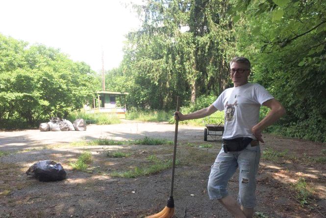 Суботник на Старому місті: запрошують прибрати територію санаторію Коцюбинського