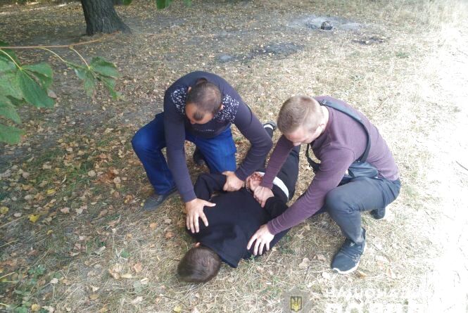На Вишенському озері екс-зек зухвало напав на жінку. Чому повернувся на місце злочину?