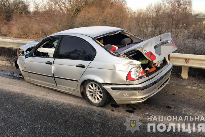 Протаранив відбійник та вилетів на зустрічну: у селі Ксаверівка зіткнулися Toyota і BMW