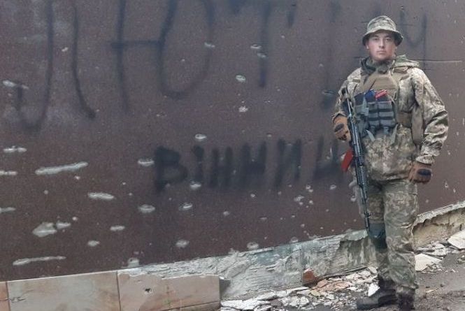 Він вижив! «Мені б протез — побіг би додому». Врятованому бійцю збирають кошти на протезування