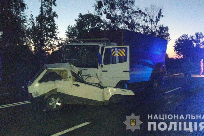 Двоє загиблих в ДТП у Гайсині: вантажівка підім’яла під себе «Ладу»