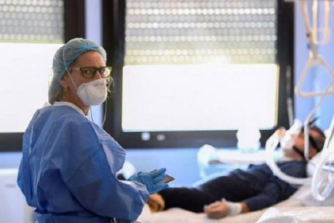 Є потреба у лікарях для «ковідних» команд. Медикам обіцяють доплати