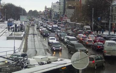 Вранці центр Вінниці зупинився в заторах. Ділянки, які краще об’їхати