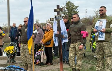 В Ямполі в останню путь провели прикордонника Вадима Вжеща, який загинув на Дніпропетровщині