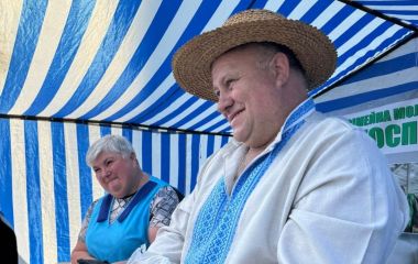 «Молоко, може, й не скисне, але сир не звариш»: як сімейна ферма виживає без електрики