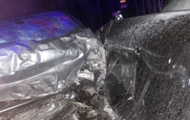 Загинув водій, троє людей у лікарні. Під Гайсином зіткнулися KIA і Ford