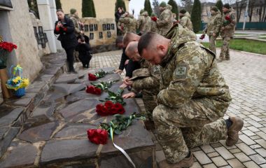 Орден за батька отримав маленький синочок. Називаємо імена ще десятьох полеглих прикордонників