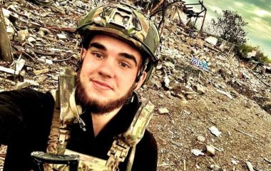 Скандал у Шпиківській громаді: люди сперечаються, чи заслуговує загиблий в СЗЧ місця на Алеї Слави