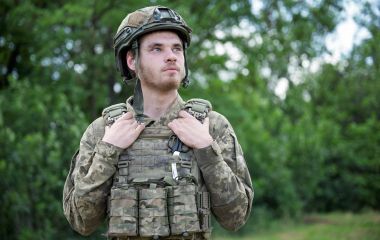 Після шести операцій він планує повернутися на війну: історія 20-річного добровольця з Вінниці