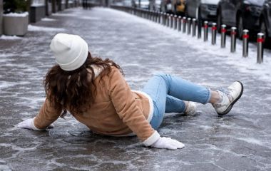 Покалічились понад 260 городян. Через негоду у Вінниці медики фіксують сплеск травм