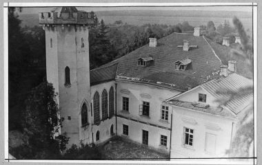 Унікальні фотографії маєтку Уруських в селі Лісове: що приховують кадри садиби, якої вже немає