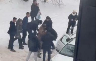 На вулиці 600-річчя чоловік вдарив військового ТЦК прямо в обличчя: що відомо про бійку