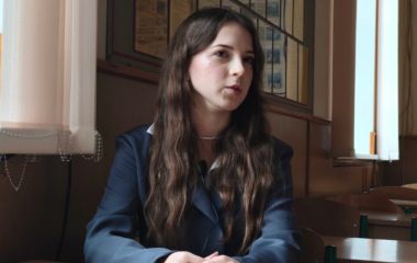 Із прифронтового Марганця — у журналістику: як 17-річна Настя будує нове життя у Вінниці (соціальна реклама)