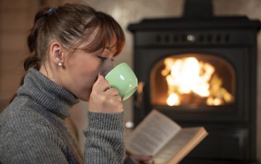 Кава і алкоголь лише погіршують ситуацію: чим насправді зігрітися взимку