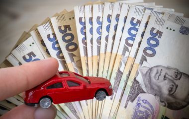 Замість фронту — на продаж: які вінницькі благодійні фонди помітили у торгівлі автомобілями для ЗСУ