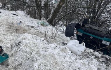 Дві ДТП за вихідні: на Гайсинщині бус злетів у кювет, а у Вінниці збили жінку на переході