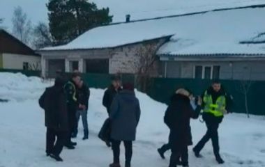 Постріли біля вокзалу в Козятині: як натовп намагався «відбити» чоловіка у поліції