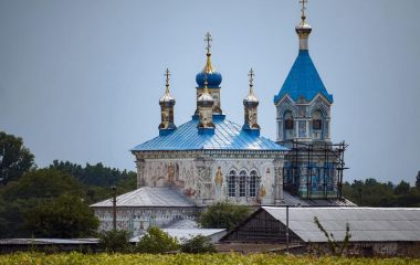 Розмальований Гранівський монастир: історія храмової будівлі, яку заснував афонський чернець