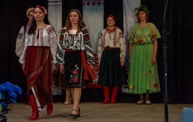 10 книг, які має знати  кожен дорослий і малий: парад-дефіле героїв літератури провели у Тульчині