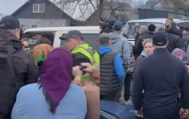 Били авто та задували балончиком. Про конфлікт між працівниками ТЦК та місцевими у Сосонці