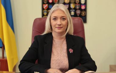 Подарована машина чоловіку, продана сестрі квартира... Що знайшли у новій декларації Заболотної?