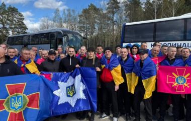 «Вітаємо вдома, Герої!»: серед 193 звільнених з полону захисників — 15 наших земляків