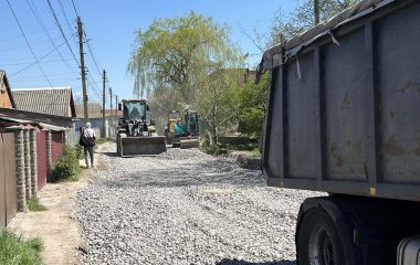 Нарешті на Луговій буде асфальт: як ведуться роботи в Тяжилові на вулиці без покриття