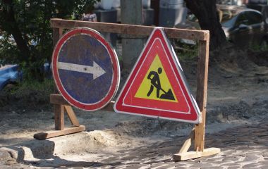 На 14 годин закриють проїзд на частині Театральної