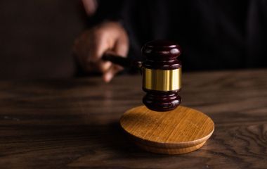 Обіцяв убити прокурора: у Вінниці засудили чоловіка за погрози в суді