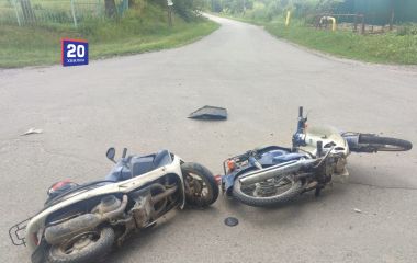 У Писарівці та Тиврові сталися ДТП, за кермом скутерів були 11-річні діти