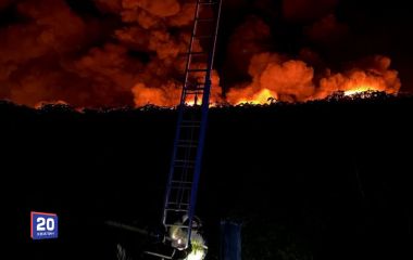 Вогонь охопив сотні квадратних метрів. У Вінниці серед ночі палали склади