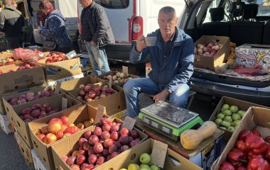 Вітаміни на зиму та крафт від виробника: що по чому продавали на дводенному ярмарку в Тяжилові