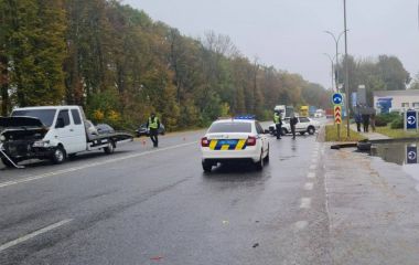 Ранкові аварії на Вінниччині: у Хмільнику збили жінку, а в Немирові зіткнулися три авто