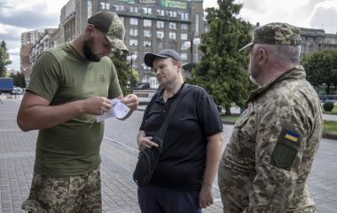 ТЦК більше не заберуть телефон і не посадять у «бусик»? Адвокатка коментує новий наказ