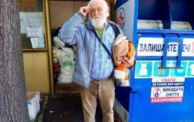Допомога нужденним чи безлад у дворах? У Вінниці встановлять 30 контейнерів для вживаного одягу