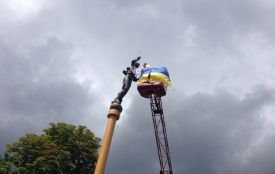 Пам’ятник українській пісні одягнули в вишиванку