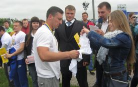 Тренер  воркаут-проекту «Стань сильніше » Володимир Костомаров переміг у чемпіонаті міста з віджимань