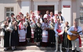 Літинська «Горлиця» на площі у Польщі виконала Державний Гімн України