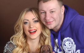 Вінницький фотограф піднімає зіркам настрій світлинами із... іграшковим песиком