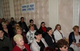 Не надо делать из людей иждивенцев, надо дать им достойно зарабатывать