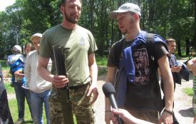В парку «Хімік»протестували проти церкви. Без барикади, зате з гранатометом