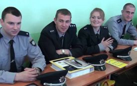 Тільки вони мають вигляд поліцейських. Як і для чого міняють дільничних?