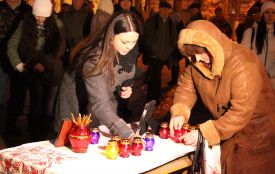 «Ми живі!»: у Вінниці свічками та молитвою згадали загиблих на Майдані