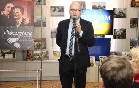 «Вікторія Ульма, помираючи, народила 7-му дитину». Виставка про родину Ульмів, яких вбили, бо ті переховували євреїв