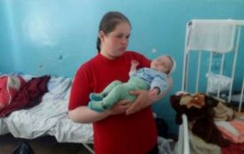Здорову маму з дитиною утримують в... інфекційному відділенні