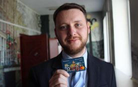 Якою платіжною карткою краще користуватись в Європі, аби не переплатити
