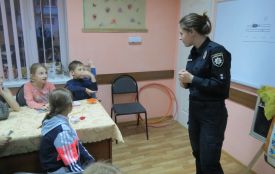 Інспектор патрульної поліції навчала «романтиків» правилам дорожнього руху